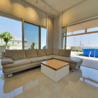 וילה למכירה בקיבוץ בית הערבה